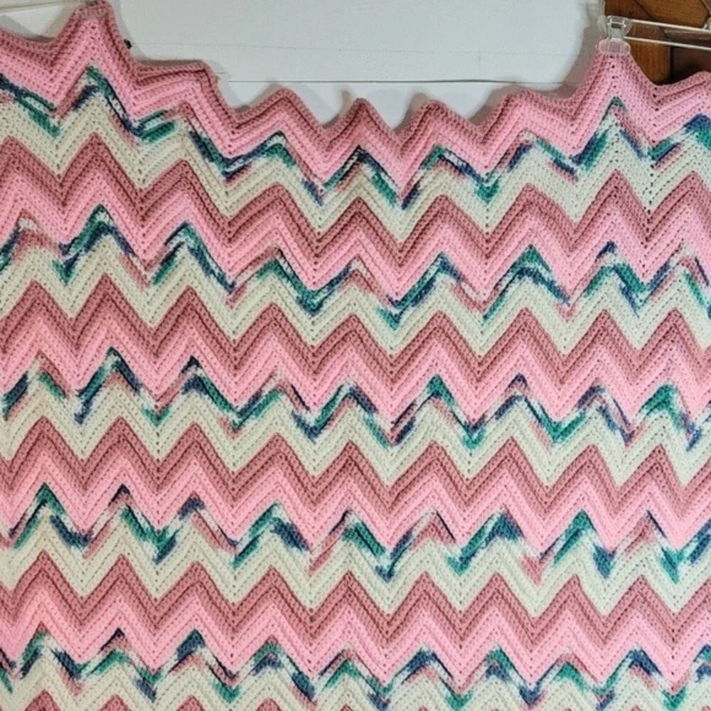 Handmade Multicolor Pink/Rose/White Chevron Afghan Approximately 45 x 74